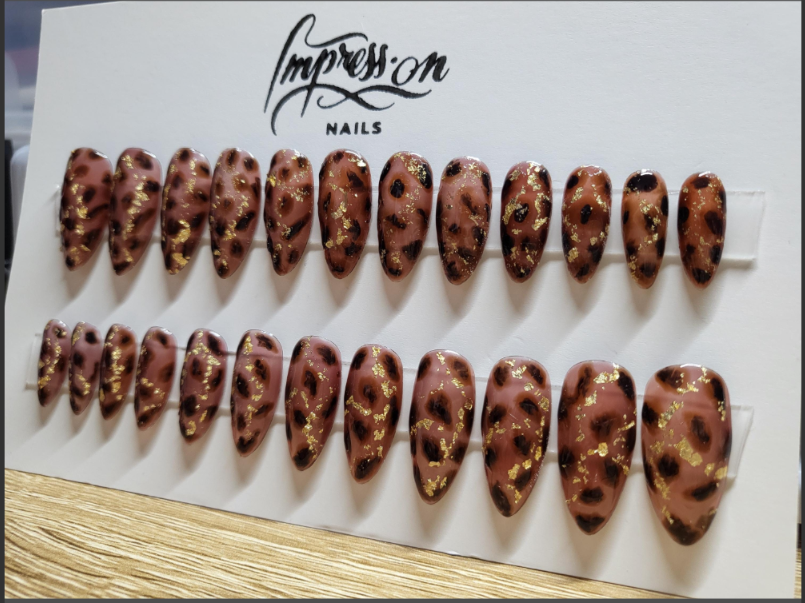 Tortoise shell inspired press on nails /Amber transparent with darker shades /Medium length almond shape- 24 pieces all sizes for both hands