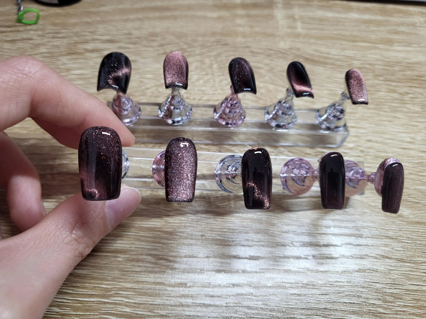 Cat eye hearts on black colour base/cat eye rose/pink colour /medium length square press on nails