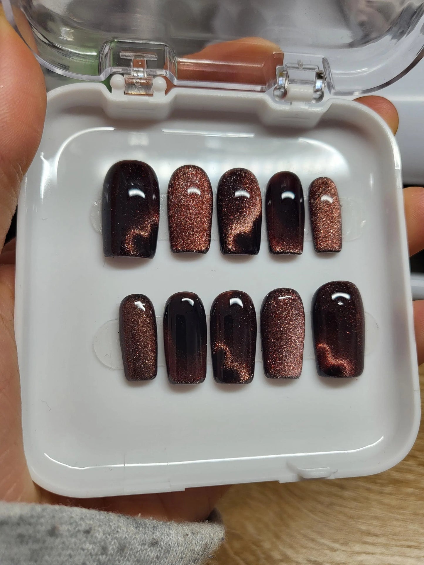 Cat eye hearts on black colour base/cat eye rose/pink colour /medium length square press on nails